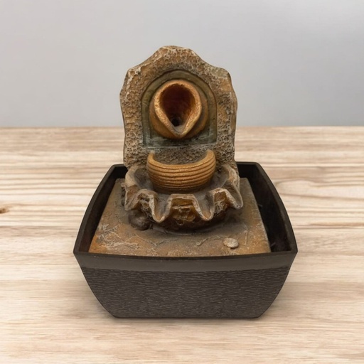 Fuente de Agua con Luz LED Chica N°8