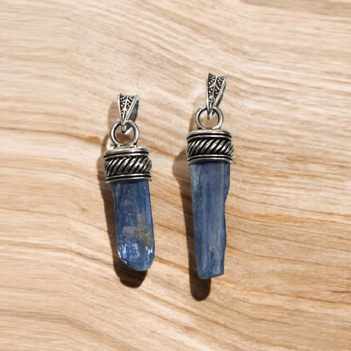 Dije Gema Cianita Azul Bruto con Guarda