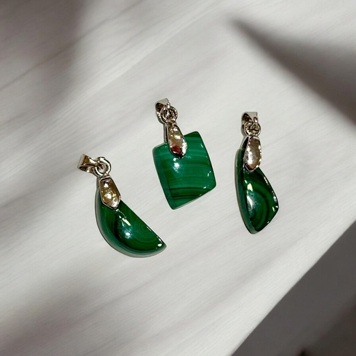 Dije Gema Malaquita Modelos Varios Chicos