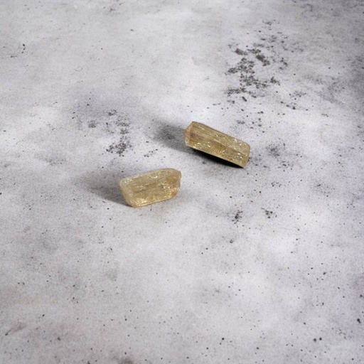 Apatita Amarilla Fluoroapatita (1.8cm Aprox.)